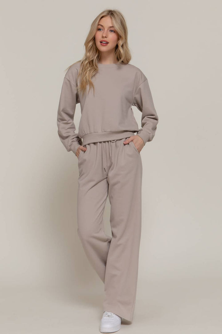Long Sleeve Round Neck Crop SweatShirt-Sweaters-Active Basic | Active USA-Shop with Bloom West Boutique, Women's Fashion Boutique, Located in Houma, Louisiana