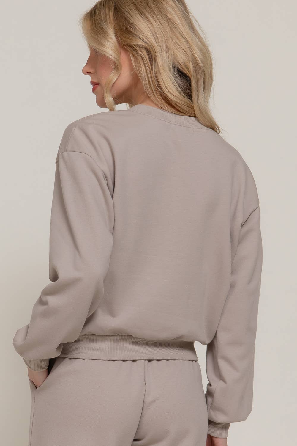 Long Sleeve Round Neck Crop SweatShirt-Sweaters-Active Basic | Active USA-Shop with Bloom West Boutique, Women's Fashion Boutique, Located in Houma, Louisiana