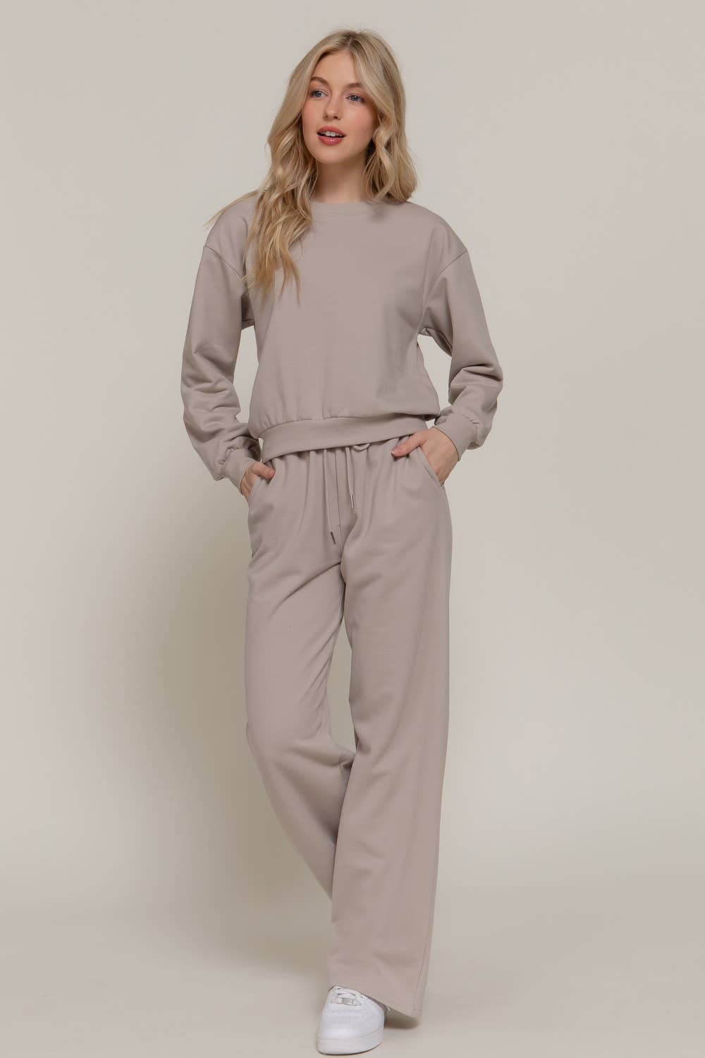 Long Sleeve Round Neck Crop SweatShirt-Sweaters-Active Basic | Active USA-Shop with Bloom West Boutique, Women's Fashion Boutique, Located in Houma, Louisiana